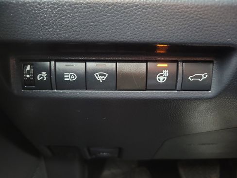 Used 2020 Toyota RAV4 XLE Premium image 22