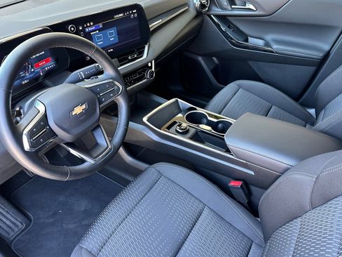 Used 2026 Chevrolet Equinox LT FWD image 10