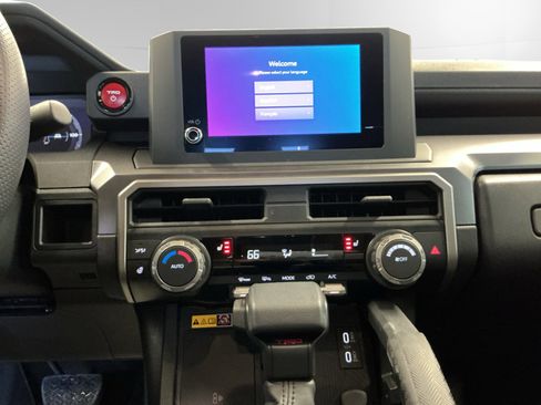 Certified 2025 Toyota 4Runner TRD Off-Road image 11