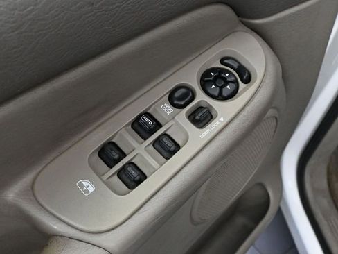 Used 2003 Dodge Ram 2500 Truck SLT image 17