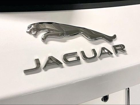 Certified 2024 Jaguar F-PACE R-Dynamic S image 32