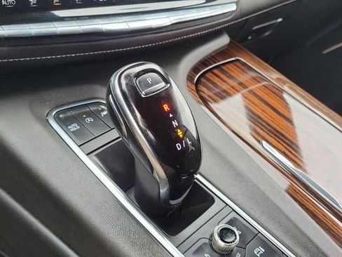 Used 2023 Cadillac Escalade Premium Luxury image 26