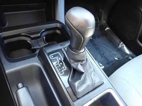 Used 2019 Toyota Tacoma SR AWD/4WD image 17