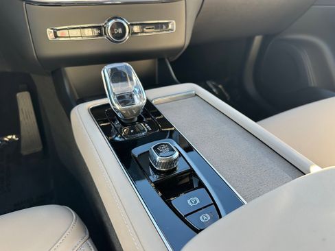 New 2026 Volvo XC90 B6 Plus w/ Protection Package Premier AWD/4WD image 14