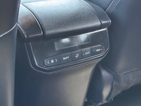 Used 2025 Toyota Highlander XSE AWD/4WD image 19