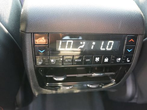 Used 2023 Jeep Grand Cherokee L Summit AWD/4WD image 20