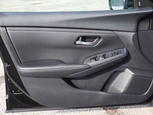 Used 2025 Nissan Sentra SV FWD image 13