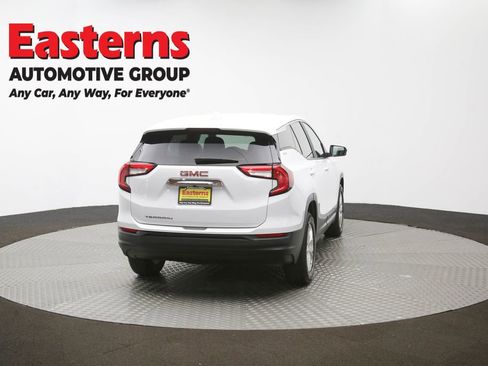 Used 2024 GMC Terrain SLE image 40