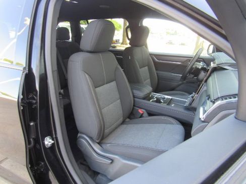 Used 2025 GMC Acadia Elevation image 22