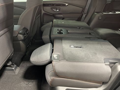 New 2025 Honda Pilot Sport image 28