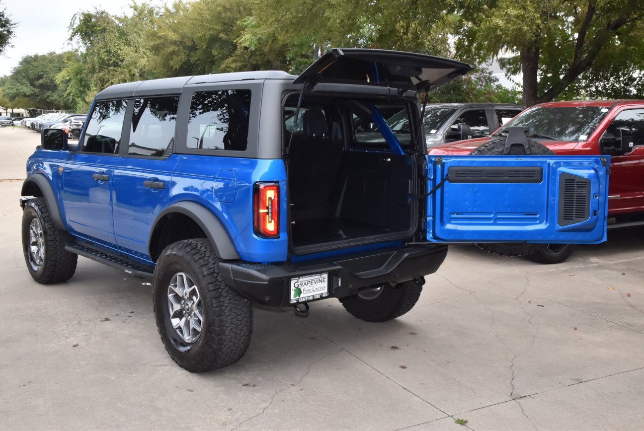 Used 2025 Ford Bronco Badlands AWD/4WD image 44