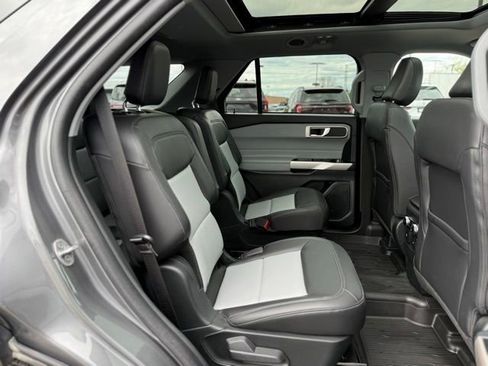 Used 2023 Ford Explorer XLT w/ Equipment Group 202A AWD/4WD image 21