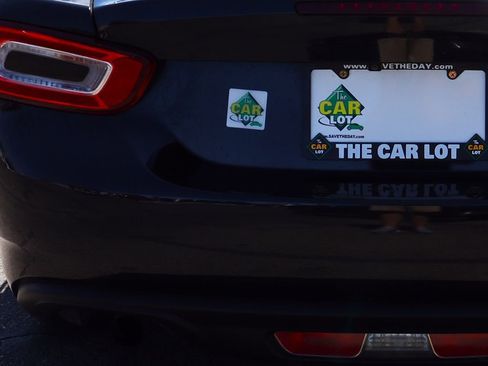 Used 2018 FIAT 124 Spider Classica w/ Technology Group image 22