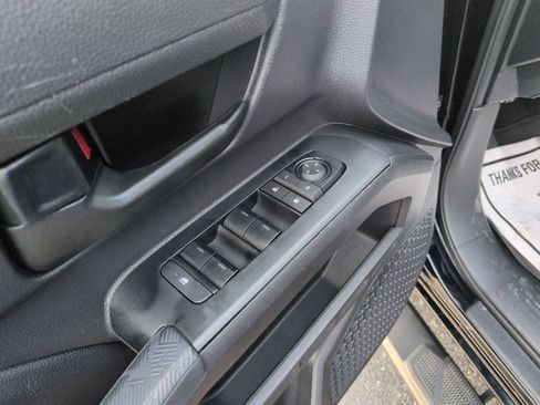 Used 2025 Toyota Tacoma SR5 AWD/4WD image 11