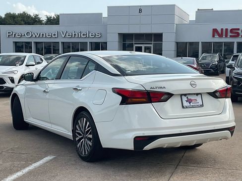 Used 2025 Nissan Altima 2.5 SV FWD image 6