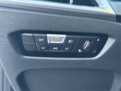 New 2026 BMW 330i Sedan w/ Premium Package image 24