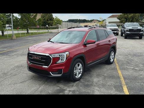 Used 2023 GMC Terrain SLE w/ Driver Convenience Package FWD image 32