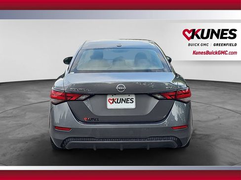 Used 2024 Nissan Sentra SV FWD image 9