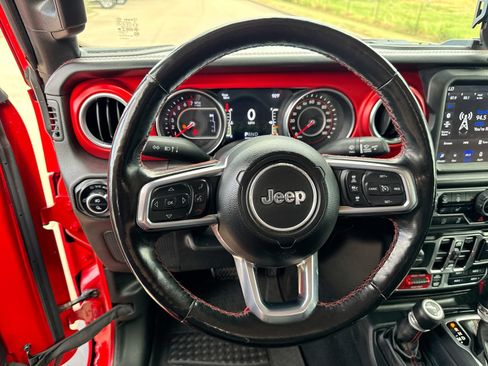 Used 2021 Jeep Gladiator Rubicon AWD/4WD image 14