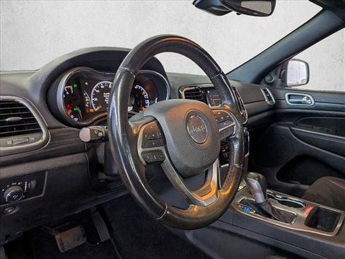 Used 2021 Jeep Grand Cherokee Laredo X RWD image 9