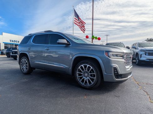 Used 2023 GMC Acadia Denali w/ Denali Ultimate Package image 3