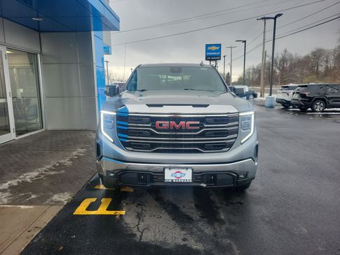 Certified 2023 GMC Sierra 1500 SLT w/ SLT Premium Package image 4