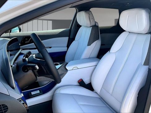 New 2027 Cadillac Optiq Sport w/ LPO, Floor Liner Package AWD/4WD image 9