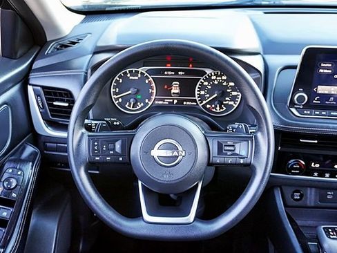 Used 2024 Nissan Rogue SV FWD image 21