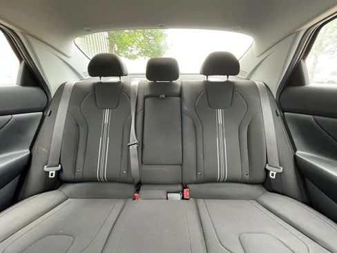 Used 2025 Hyundai Elantra SEL FWD image 30