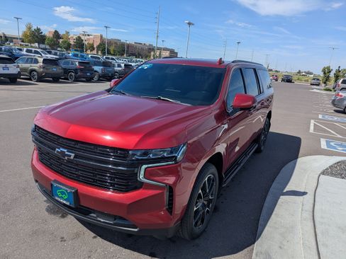 Used 2024 Chevrolet Suburban RST w/ Luxury Package AWD/4WD image 8