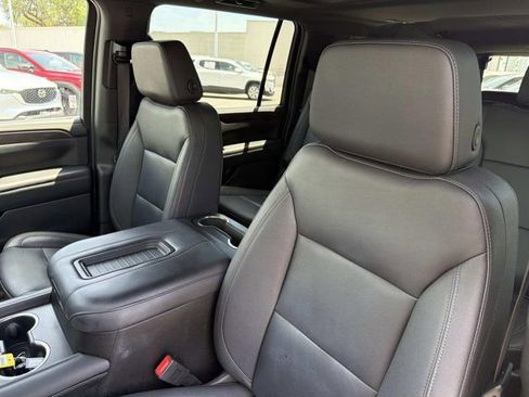 Used 2023 Chevrolet Suburban Z71 w/ Luxury Package AWD/4WD image 11
