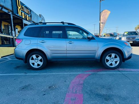 Used 2010 Subaru Forester 2.5X Limited AWD/4WD image 4