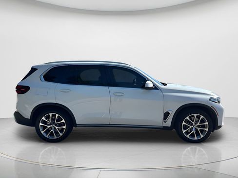 Certified 2024 BMW X5 sDrive40i w/ Premium Package RWD image 5