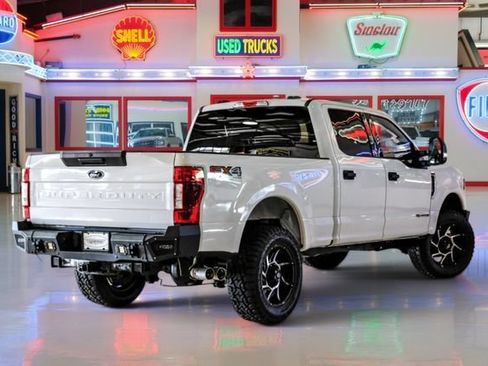 Used 2021 Ford F250 XLT w/ FX4 Off-Road Package AWD/4WD image 3