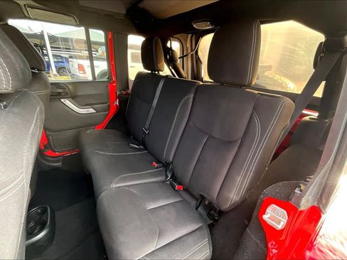 Used 2018 Jeep Wrangler Unlimited Sahara image 20