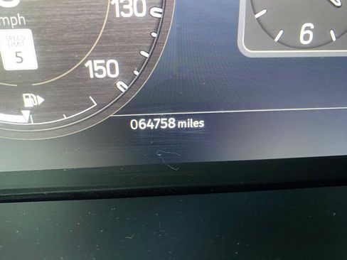 Used 2023 Land Rover Defender 130 X-Dynamic SE AWD/4WD image 9