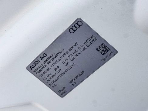 Used 2025 Audi Q6 e-tron Premium w/ Convenience Package AWD/4WD image 29