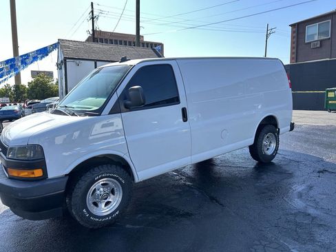 Used 2020 Chevrolet Express 2500 2500 3dr Cargo Van w/ Driver Convenience Package image 23