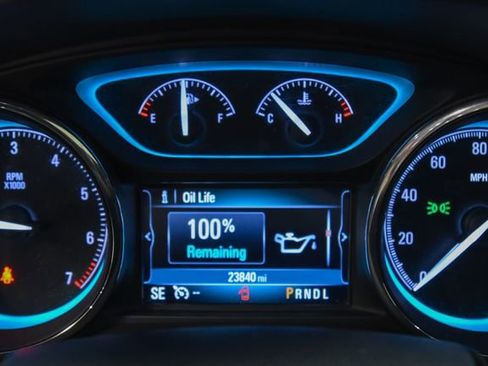 Used 2017 Buick Envision Essence image 24