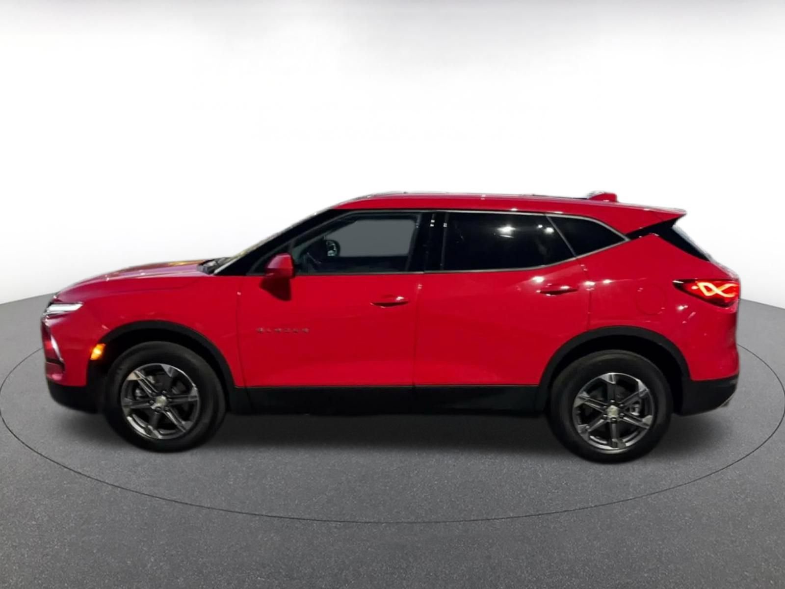 Used 2026 Chevrolet Blazer LT FWD image 8