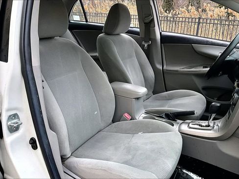 Used 2013 Toyota Corolla LE w/ Premium Pkg image 28