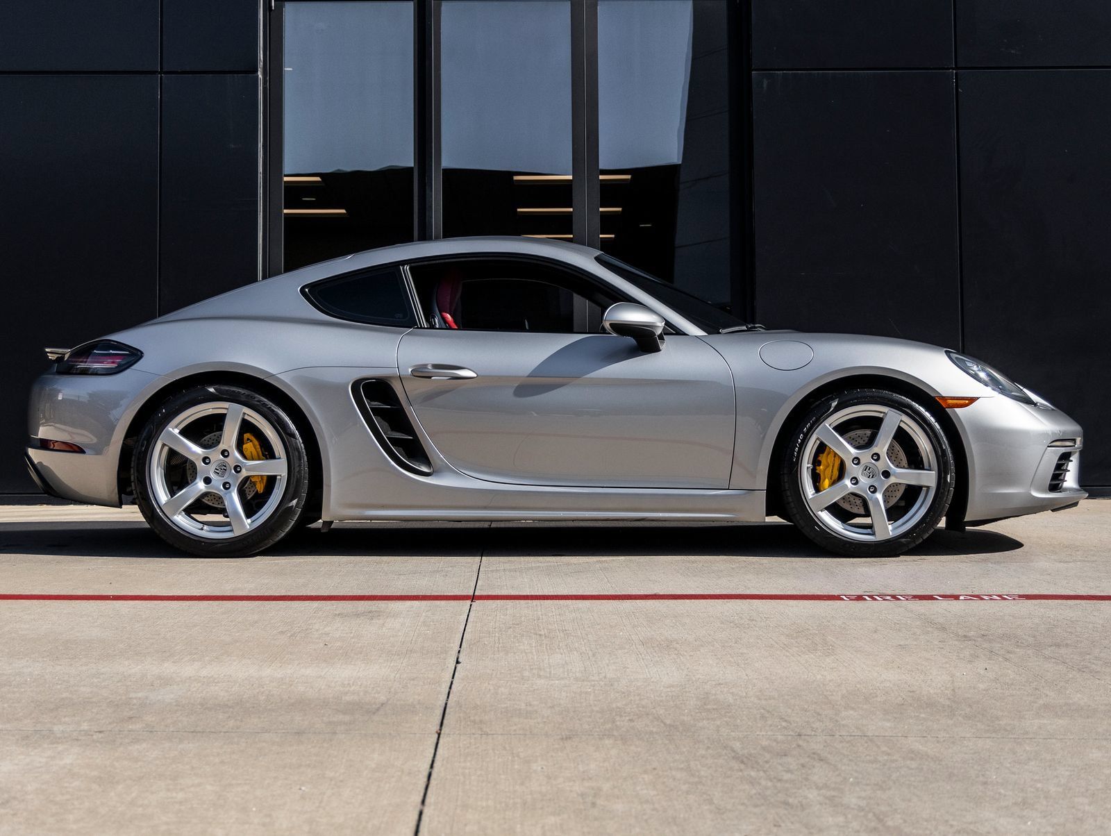 Certified 2019 Porsche 718 Cayman RWD image 12