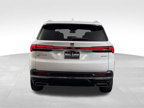 Used 2025 Buick Enclave Preferred AWD/4WD image 8