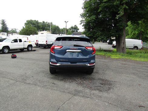 Used 2024 GMC Terrain SLT AWD/4WD image 7