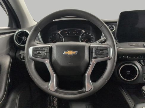 Used 2024 Chevrolet Blazer LT w/ Convenience Package AWD/4WD image 3