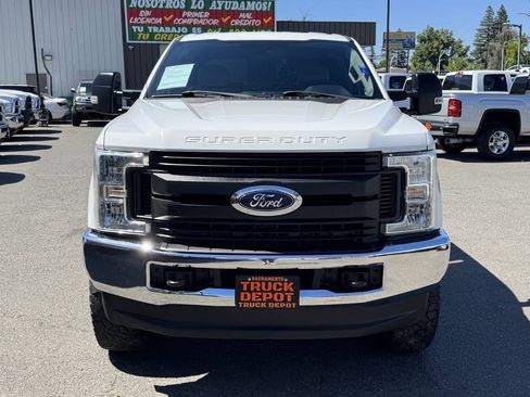 Used 2018 Ford F250 XL w/ Power Equipment Group AWD/4WD image 2