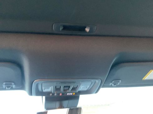 Used 2023 Chevrolet Silverado 1500 ZR2 w/ Technology Package image 8