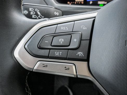 Used 2022 Volkswagen Tiguan SE AWD/4WD image 19