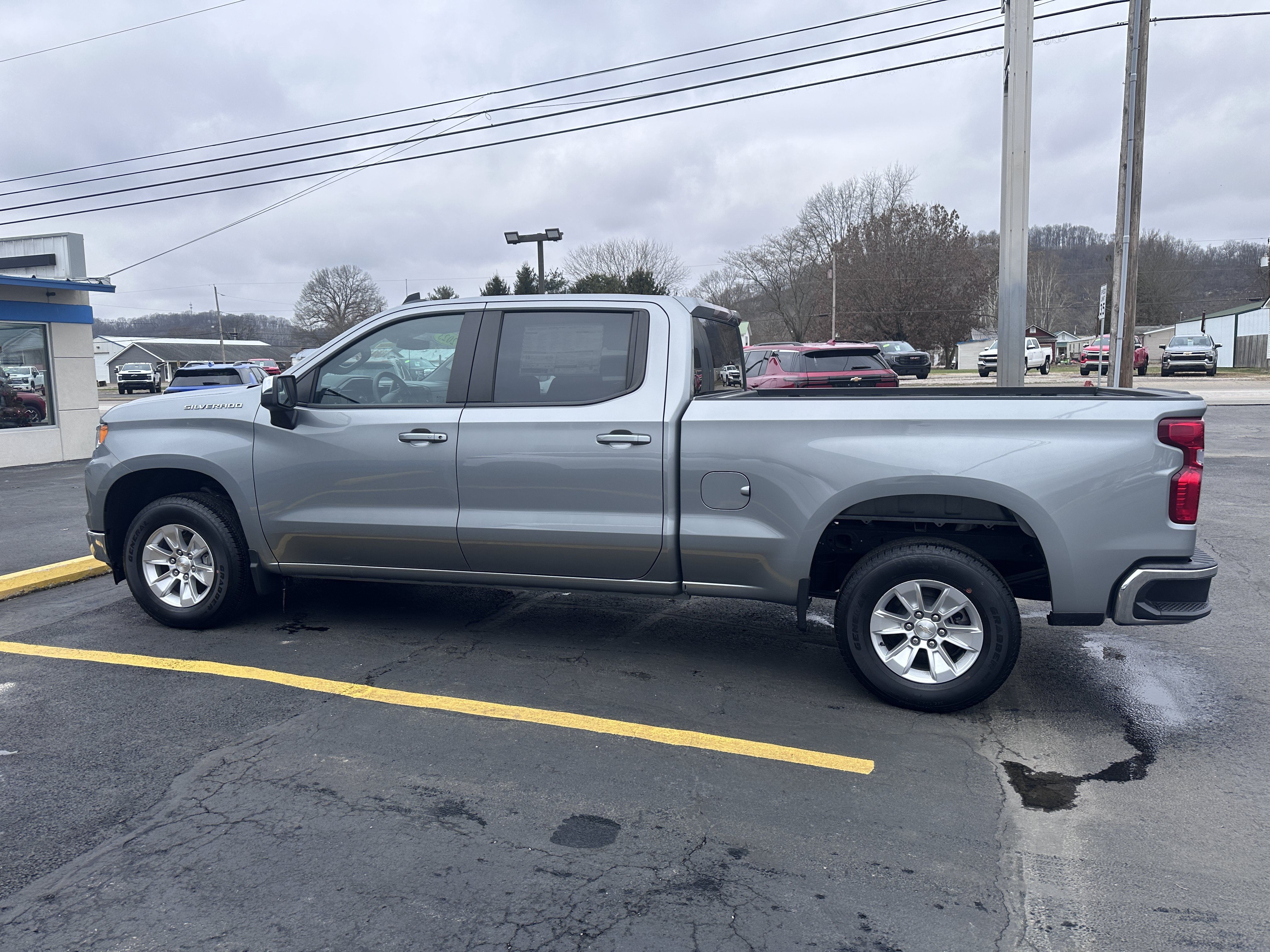 Used 2023 Chevrolet Silverado 1500 LT RWD image 5