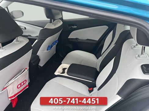 Used 2017 Toyota Prius Prime Premium FWD image 9